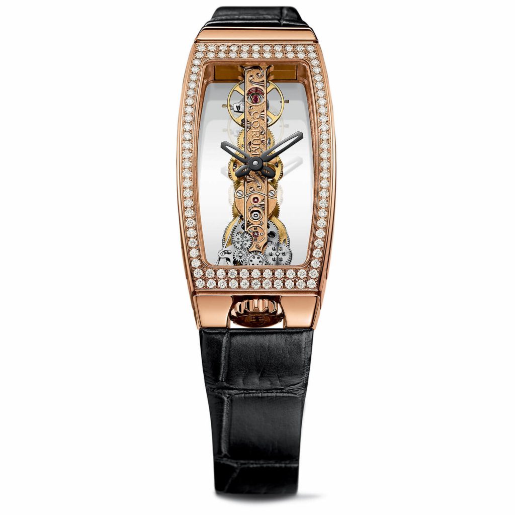 From the sapphire crystal,the movement could be enjoyed very clearly.